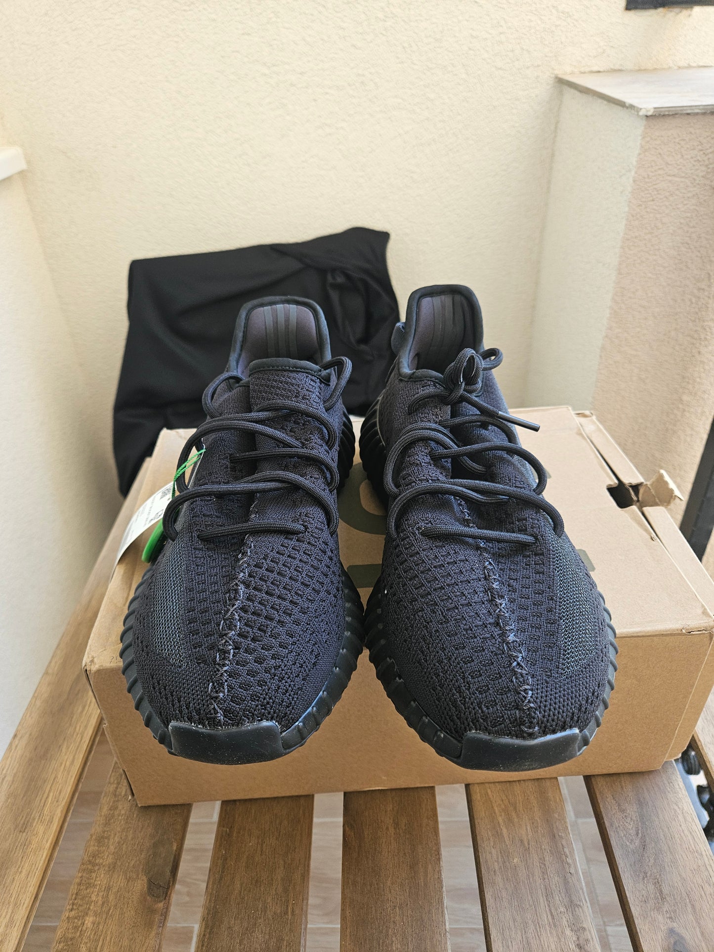 YEEZY Onyx