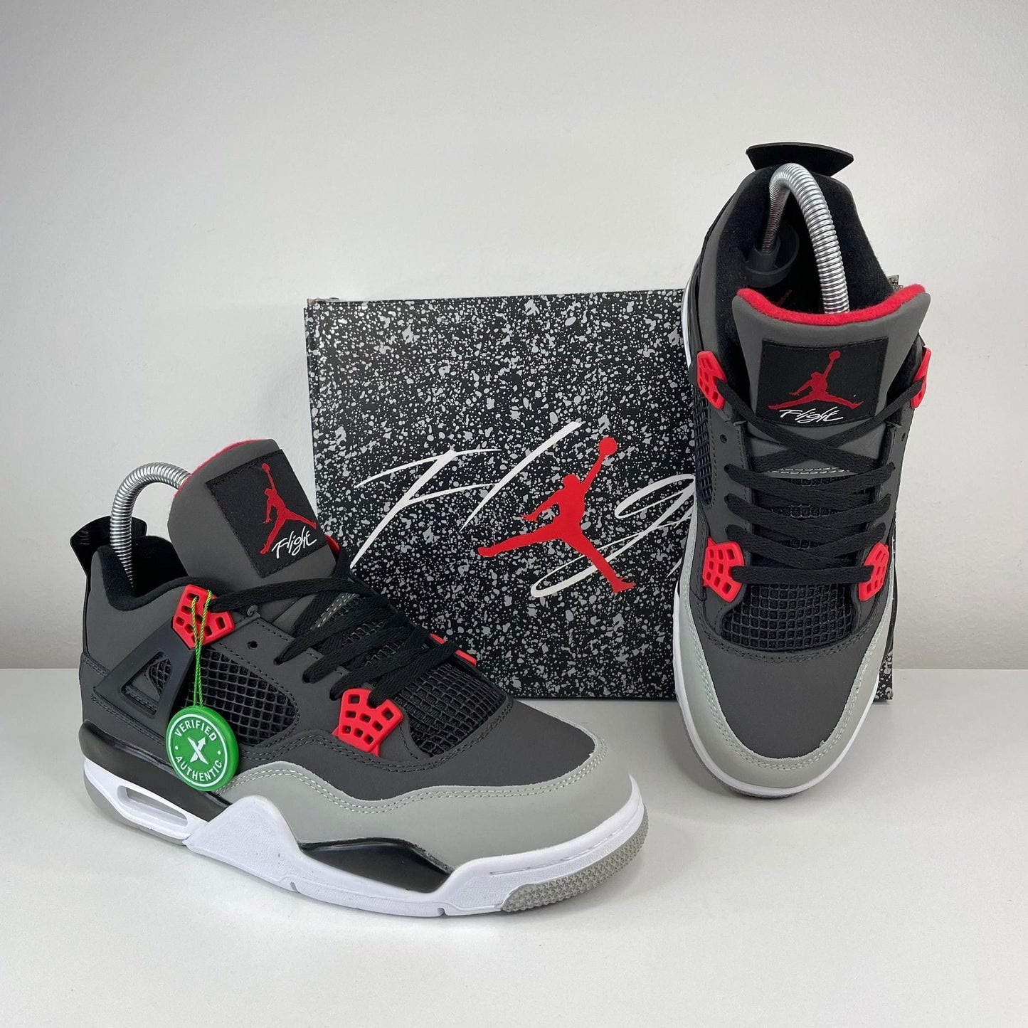 JORDAN 4 Retro Ultra Grey