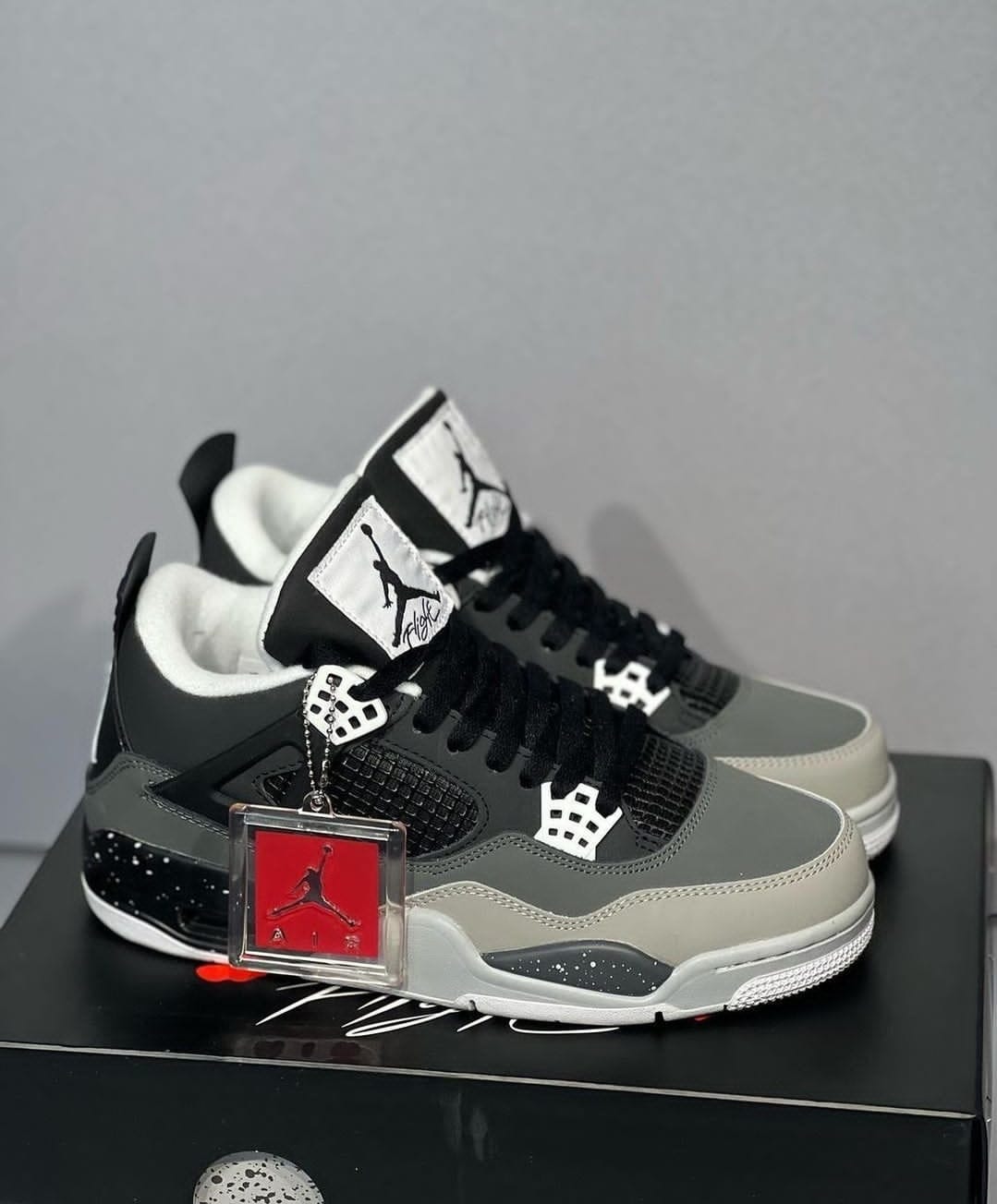 Jordan 4 RETRO Fear
