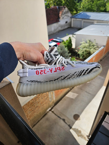 Yeezy Boost 350 V2 Zebra