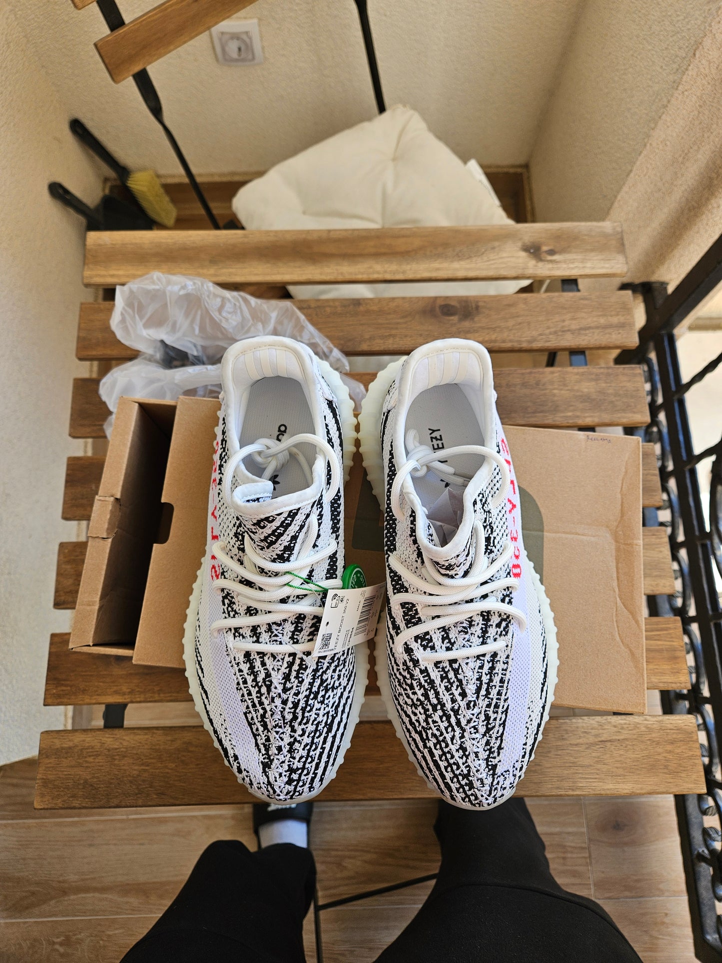 Yeezy Boost 350 V2 Zebra