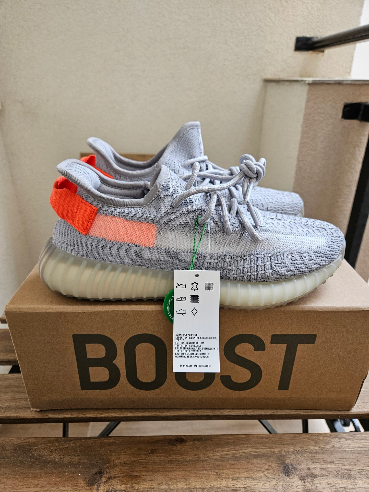 Yeezy Boost 350 V2 Tail Light