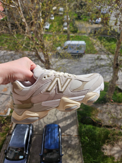 New Balance 9060 (yellow)