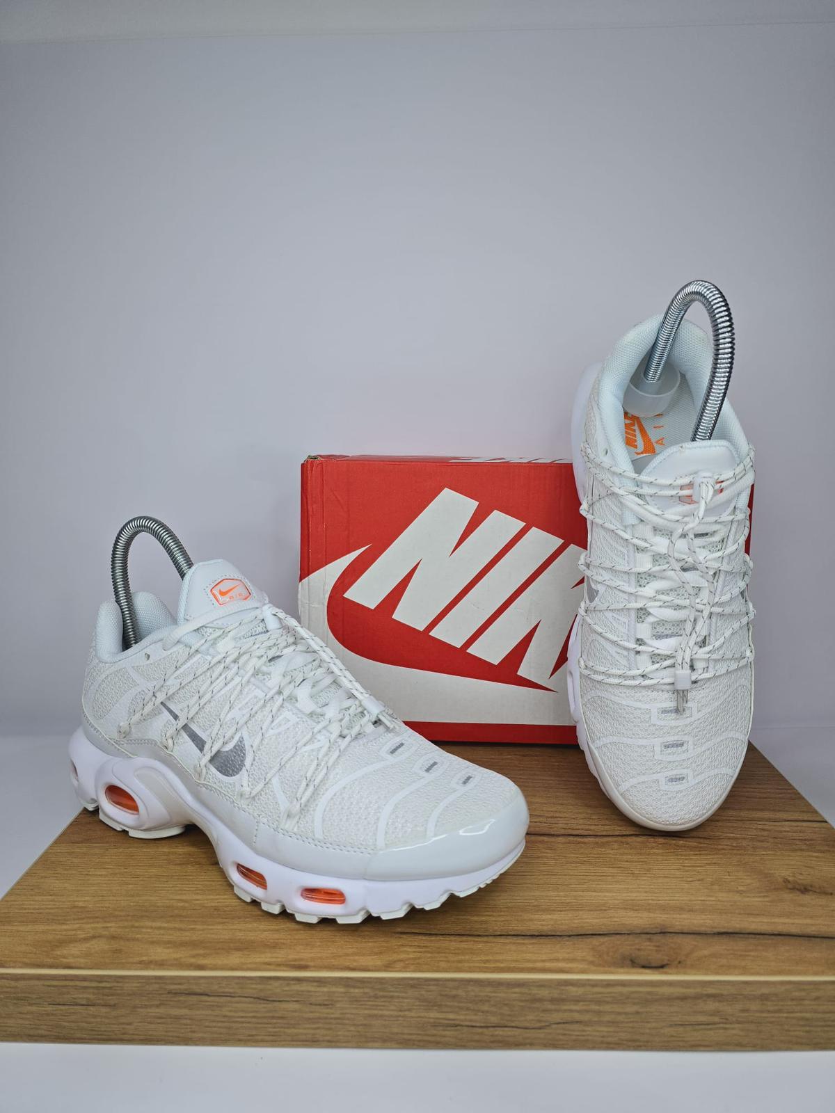 NIKE TN Utility White Safety Orange