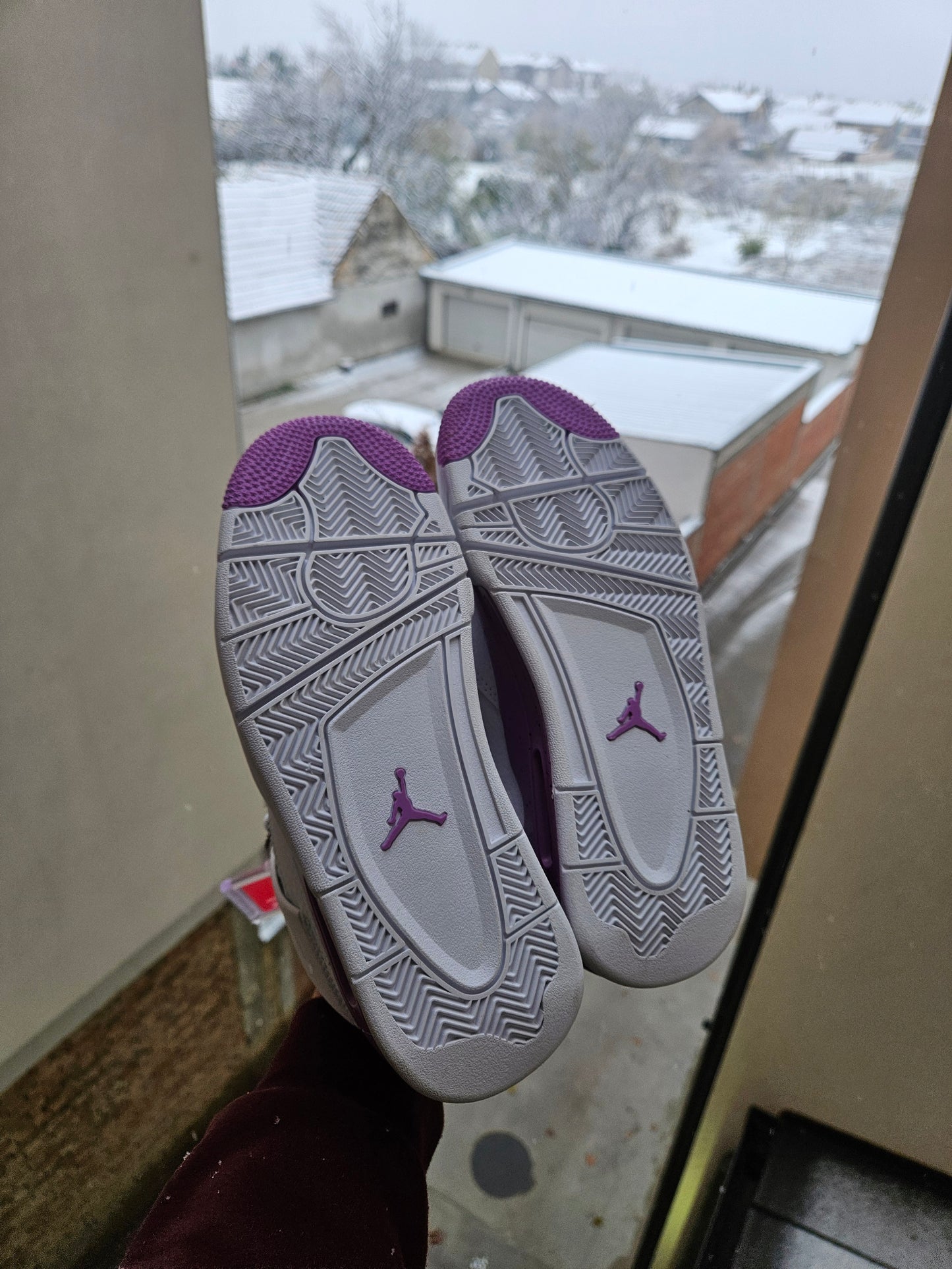 JORDAN 4 Retro Pink Oreo