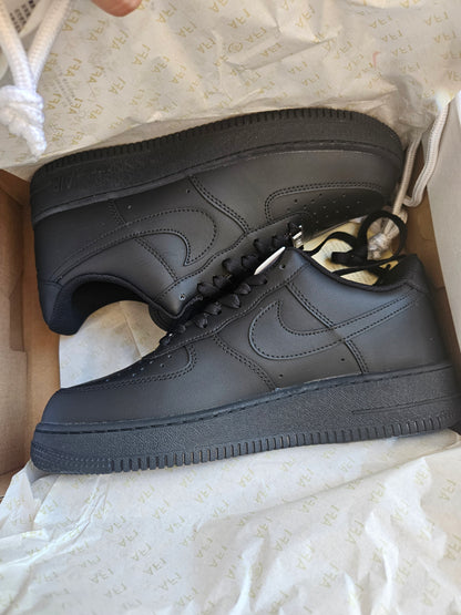 NIKE Air Force 1